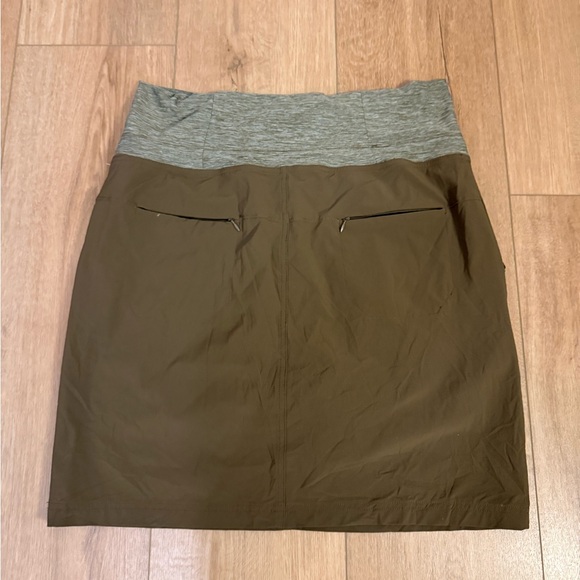 Duluth Trading Co. Armachillo Cooling Skort - Picture 3 of 5